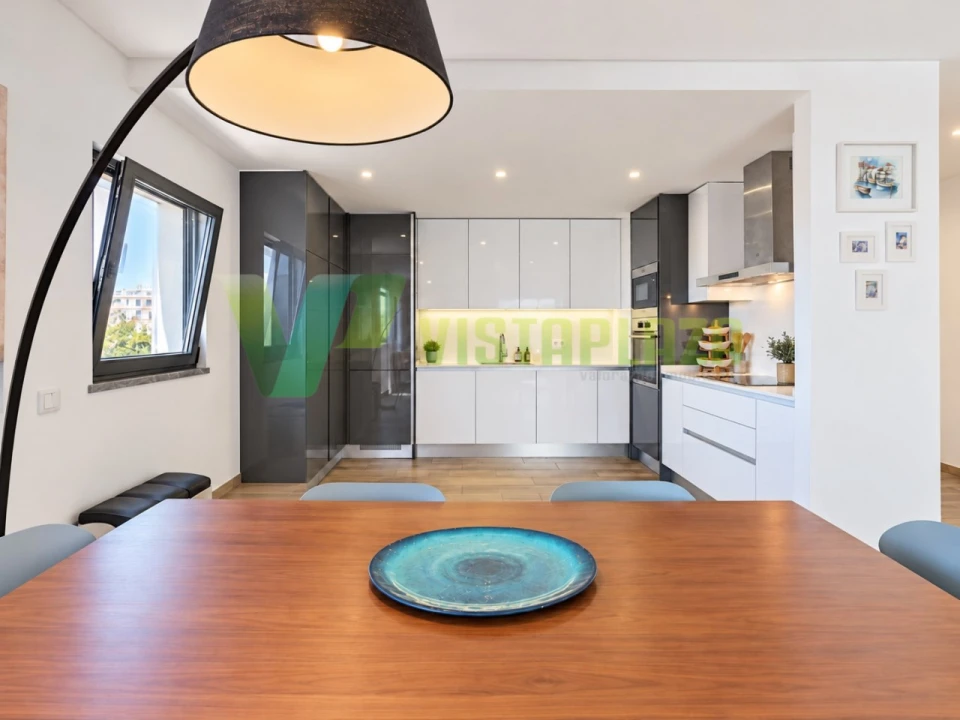 Apartamento T3 para Venda em Portimão Foto 8