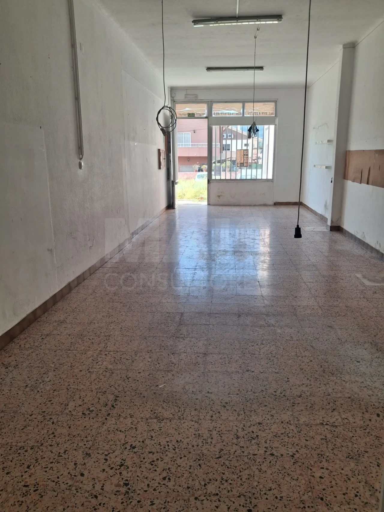 Loja para Arrendamento em Loures Foto 2