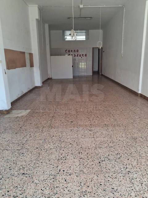Loja para Arrendamento em Loures