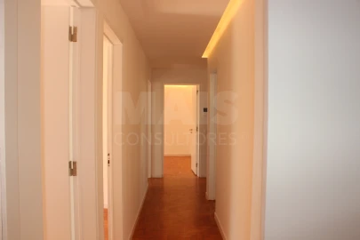 Apartamento T3 para Arrendamento em Carcavelos e Parede