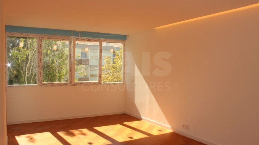Apartamento T3 para Arrendamento em Carcavelos e Parede