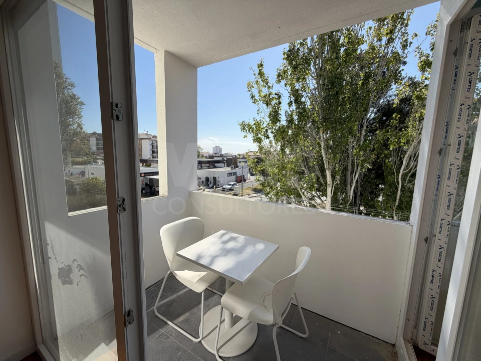 Apartamento T3 para Arrendamento em Carcavelos e Parede Foto 5