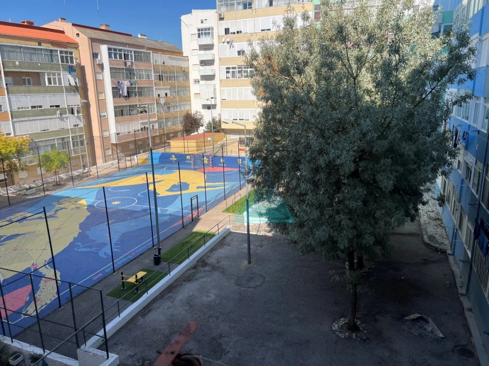 Apartamento T3 para Venda em Almada, Cova da Piedade, Pragal e Cacilhas Foto 1