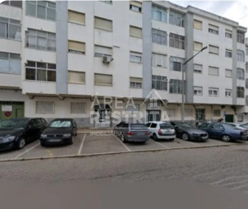 Apartamento T3 para Venda em Seixal, Arrentela e Aldeia de Paio Pires Foto 1