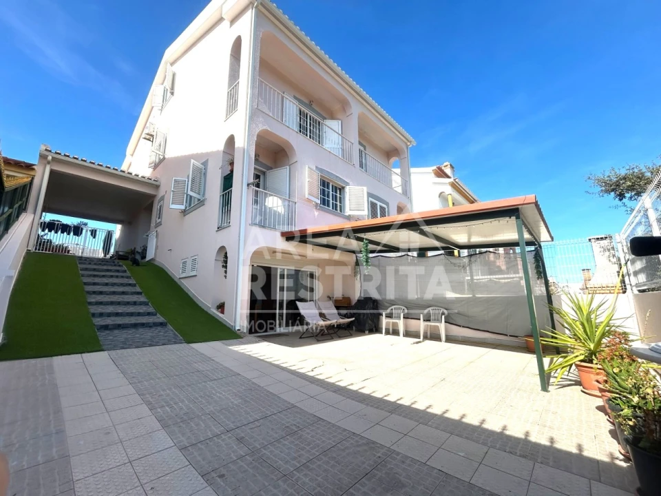 Moradia T3 para Venda em Quinta do Conde Foto 1