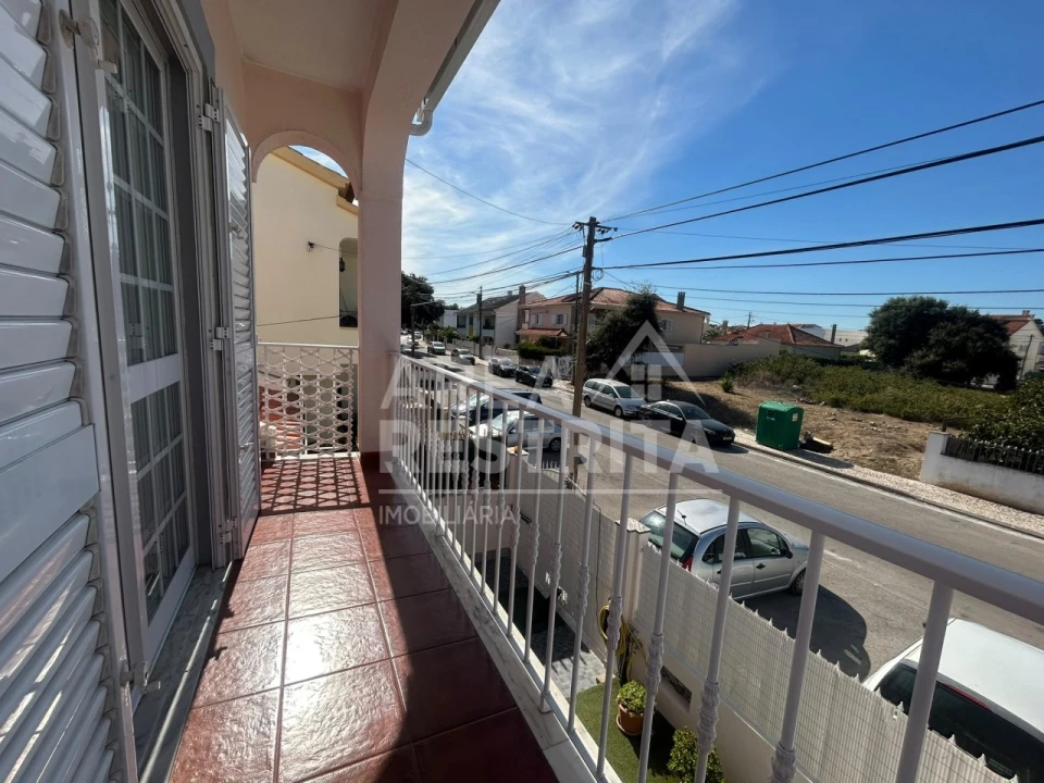 Moradia T3 para Venda em Quinta do Conde Foto 32