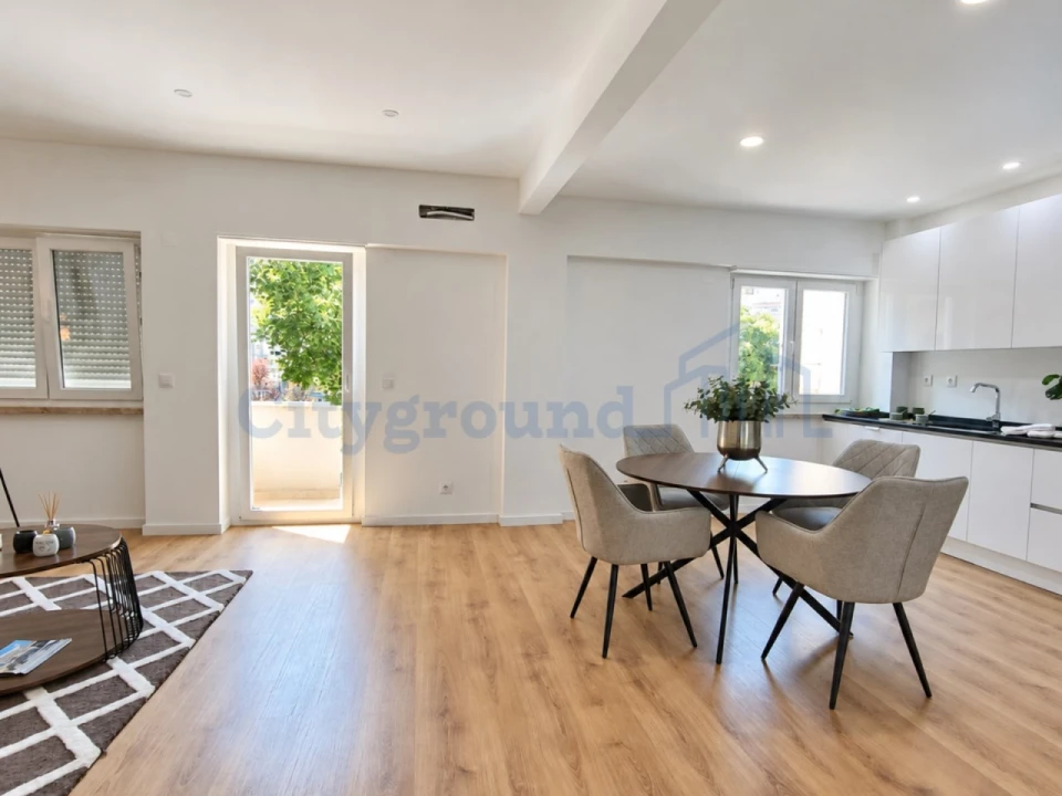 Apartamento T3 para Venda em Benfica Foto 2