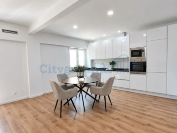Apartamento T3 para Venda em Benfica