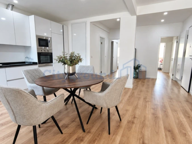 Apartamento T3 para Venda em Benfica Foto 3
