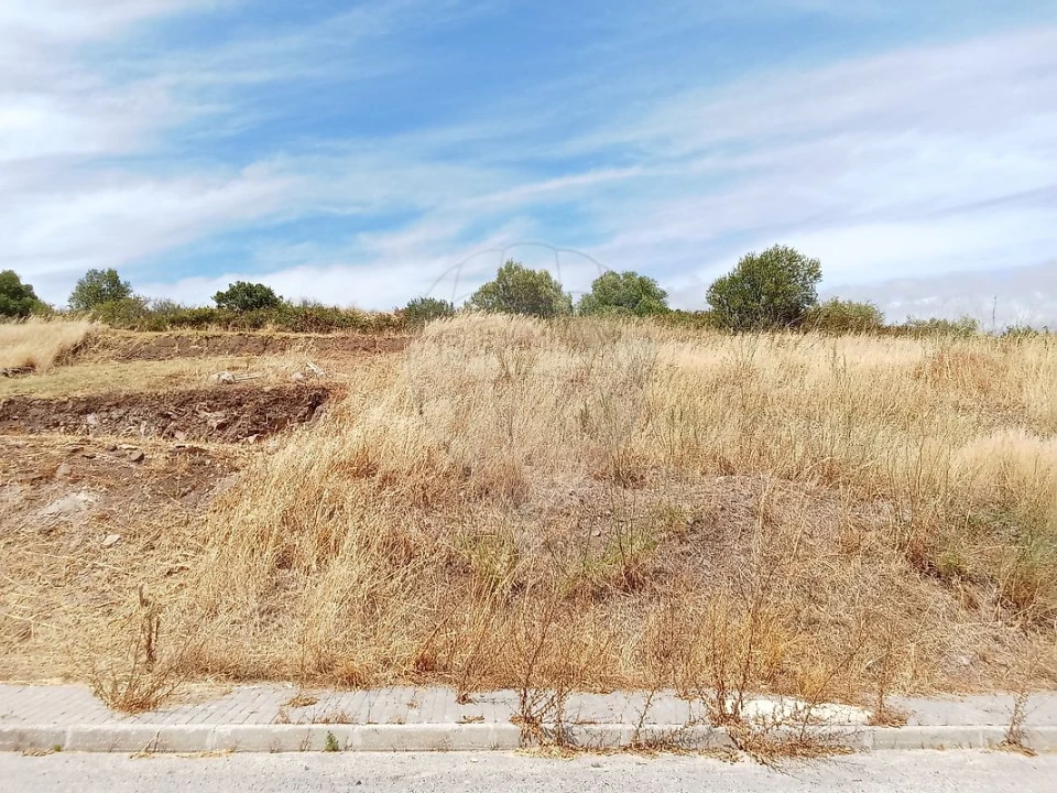 Terreno para Venda em Loures Foto 1