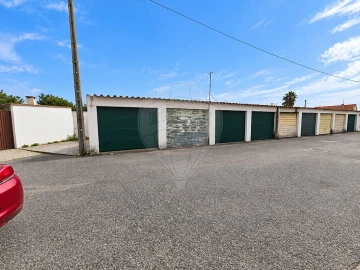 Garagem para Venda em Salvaterra de Magos e Foros de Salvaterra