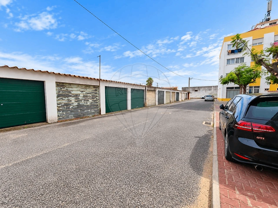 Garagem para Venda em Salvaterra de Magos e Foros de Salvaterra Foto 3