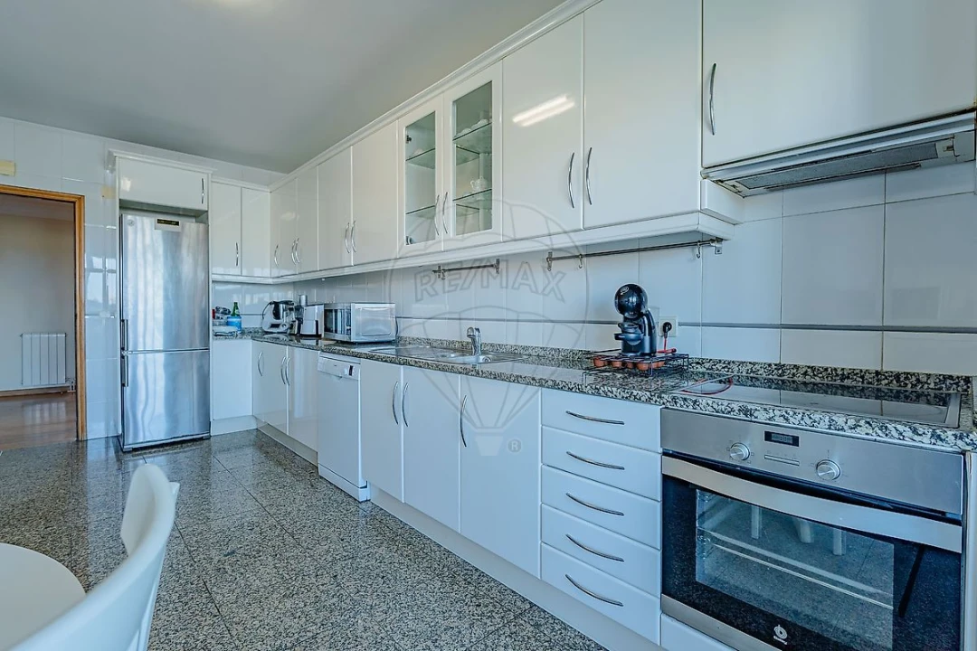 Apartamento T4 para Venda em Madalena Foto 12