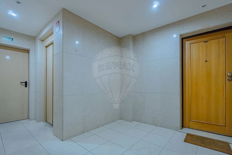 Apartamento T4 para Venda em Madalena Foto 33