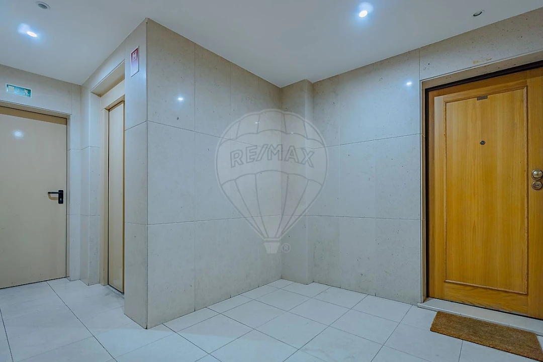 Apartamento T4 para Venda em Madalena Foto 33