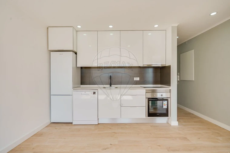 Apartamento T2 para Venda em Odivelas Foto 11