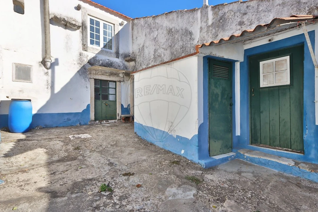 Moradia T8 para Venda em Porto Salvo Foto 3