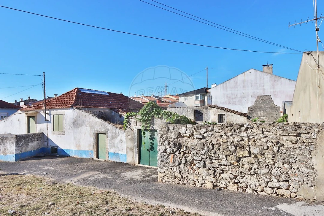 Moradia T8 para Venda em Porto Salvo Foto 7