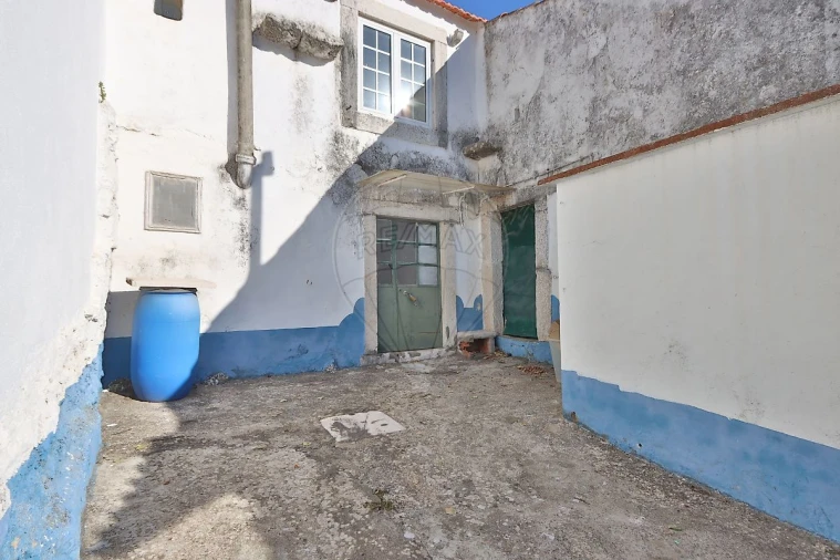 Moradia T8 para Venda em Porto Salvo Foto 4