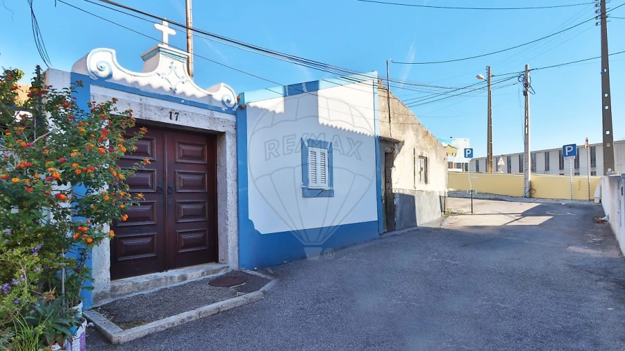 Moradia T8 para Venda em Porto Salvo