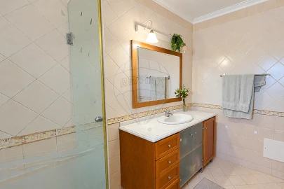 Apartamento T3 para Venda em A dos Cunhados e Maceira