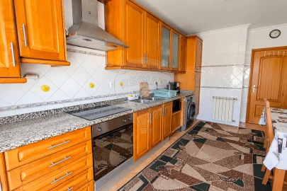 Apartamento T3 para Venda em A dos Cunhados e Maceira