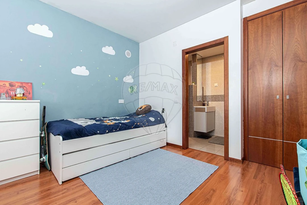 Apartamento T3 para Venda em Alverca do Ribatejo e Sobralinho Foto 4