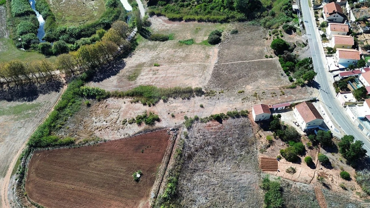 Terreno para Venda em A dos Cunhados e Maceira Foto 1
