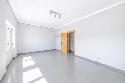 Apartamento T2 para Venda em Santa Maria, São Pedro e Matacães