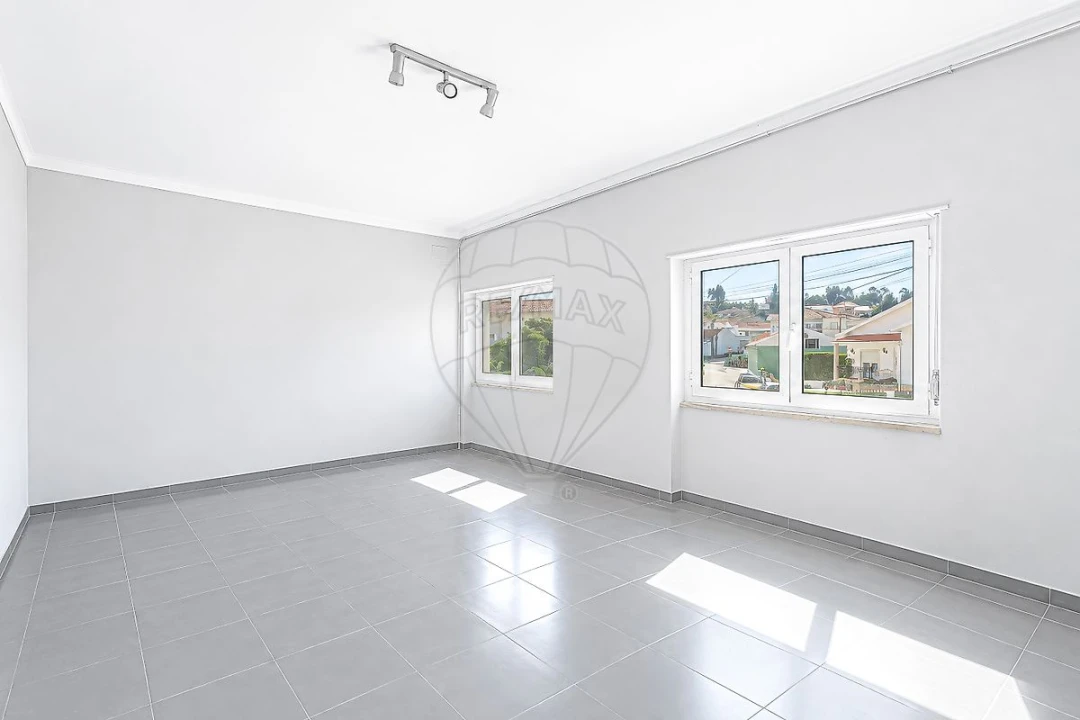 Apartamento T2 para Venda em Santa Maria, São Pedro e Matacães Foto 4