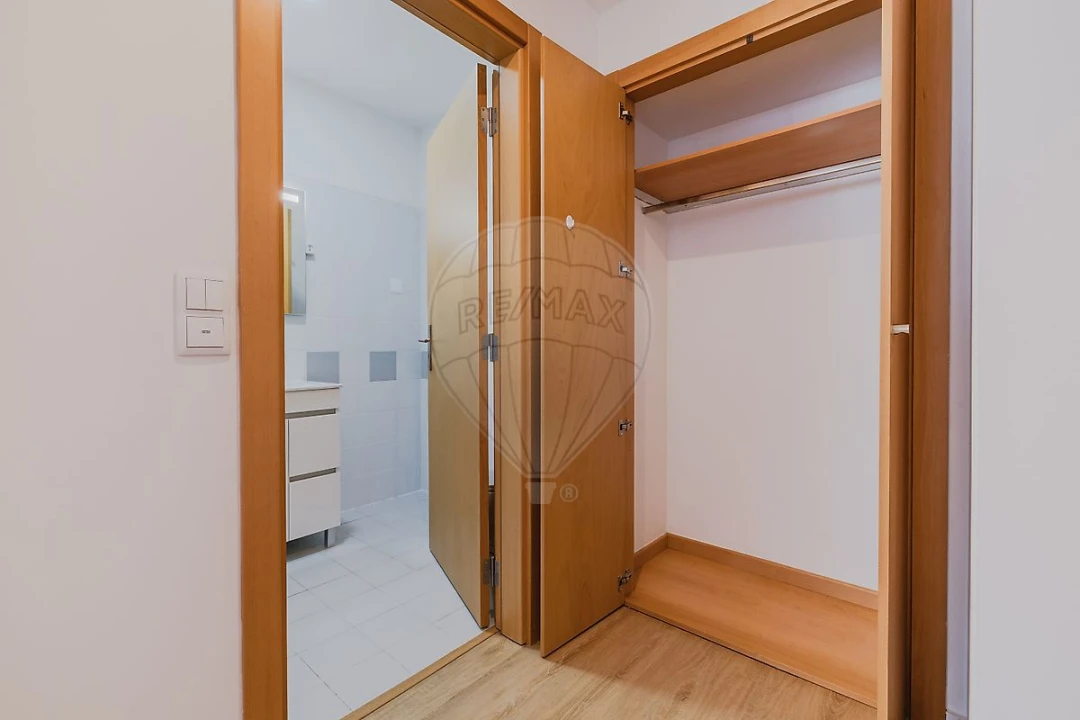 Apartamento T2 para Arrendamento em Alvalade Foto 20