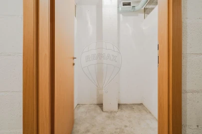 Apartamento T2 para Arrendamento em Alvalade