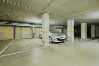 Apartamento T2 para Arrendamento em Alvalade