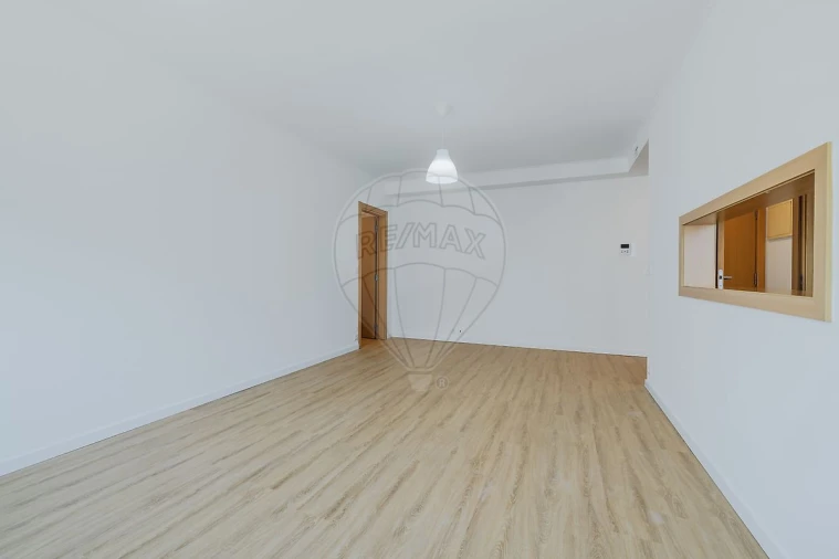 Apartamento T2 para Arrendamento em Alvalade Foto 4