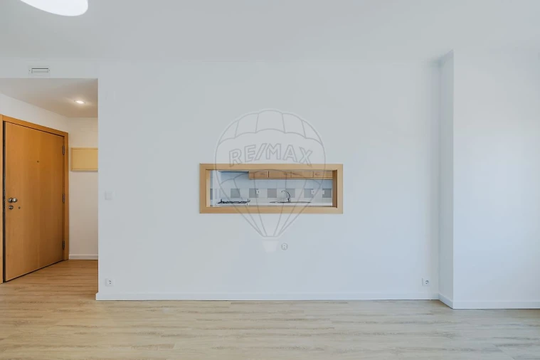 Apartamento T2 para Arrendamento em Alvalade Foto 6
