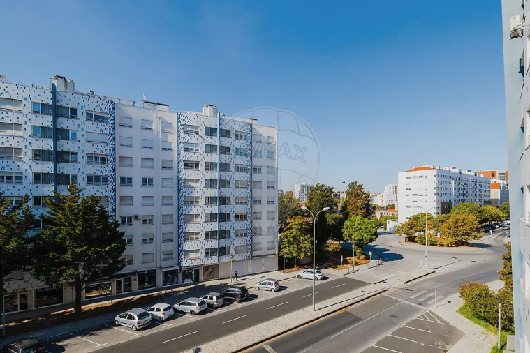 Apartamento T2 para Arrendamento em Alvalade Foto 26
