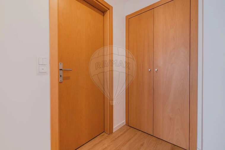 Apartamento T2 para Arrendamento em Alvalade Foto 19