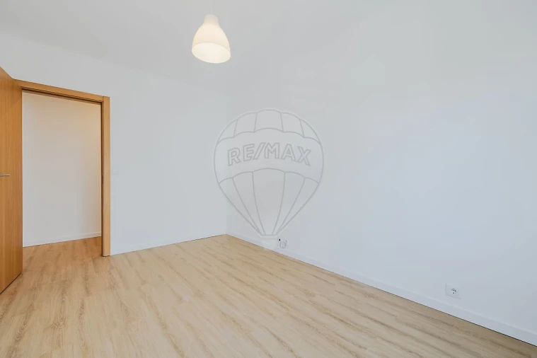 Apartamento T2 para Arrendamento em Alvalade Foto 24