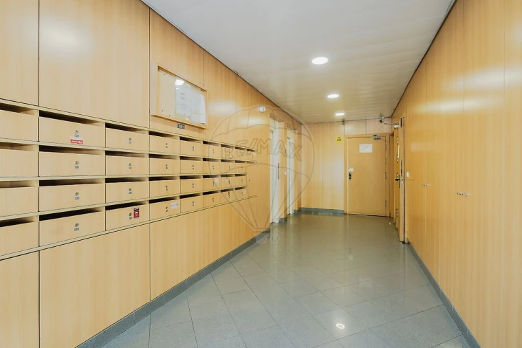 Apartamento T2 para Arrendamento em Alvalade Foto 31