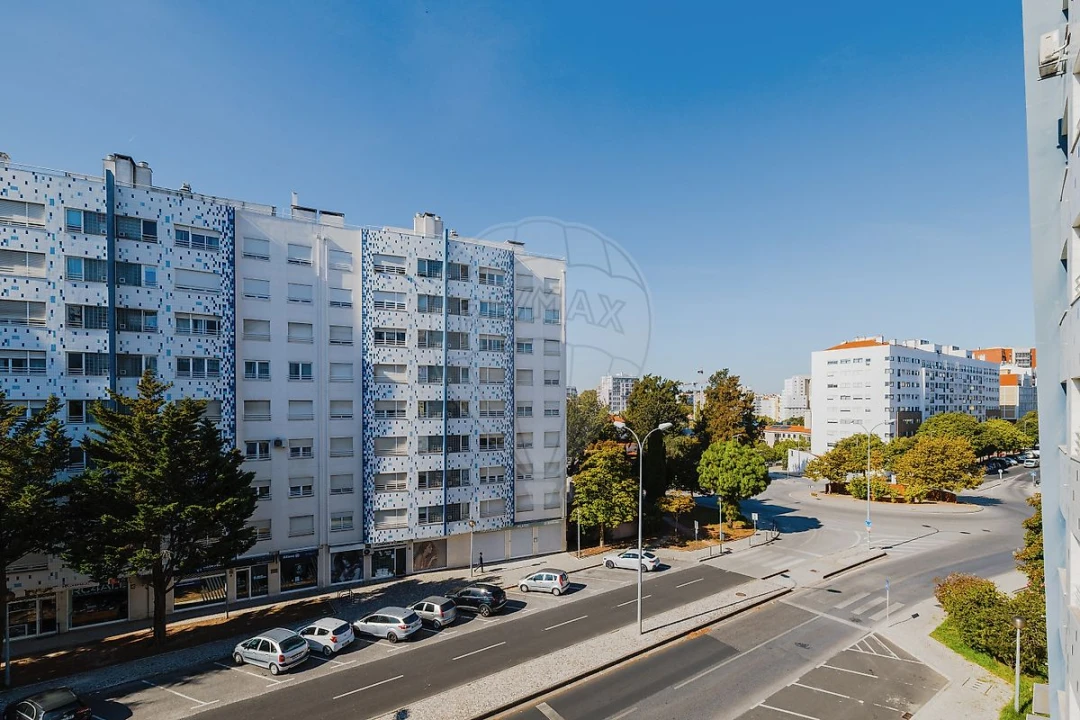 Apartamento T2 para Arrendamento em Alvalade Foto 26