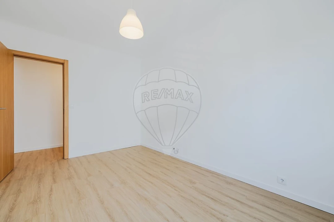Apartamento T2 para Arrendamento em Alvalade Foto 24