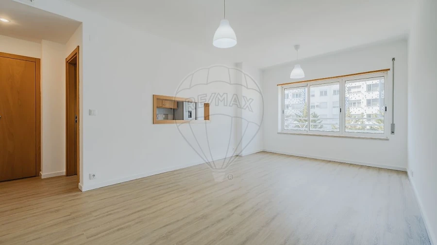 Apartamento T2 para Arrendamento em Alvalade