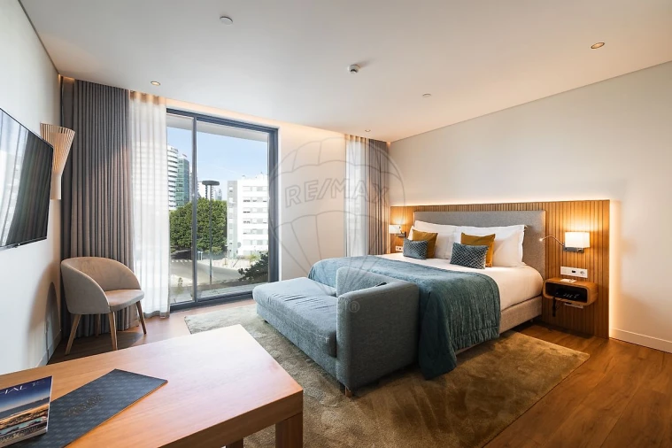 Apartamento T0 para Venda em Parque das Nações Foto 2