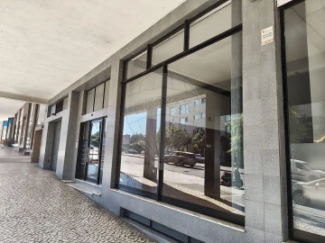 Loja para Arrendamento em São João da Madeira