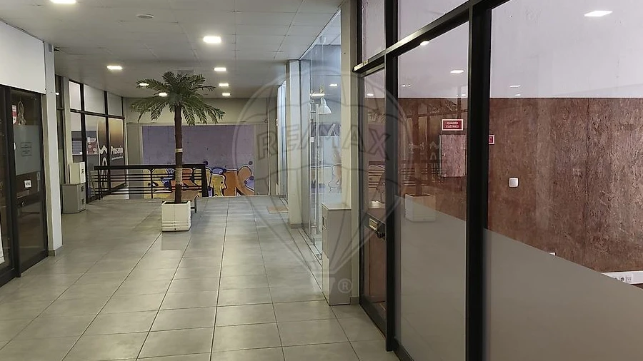 Loja para Arrendamento em São João da Madeira