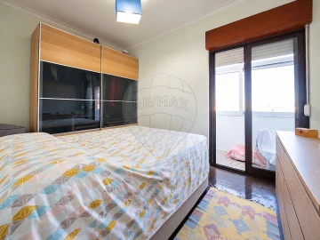 Apartamento T3 para Venda em Carregado e Cadafais