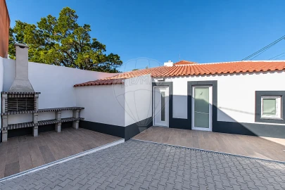 Moradia T2 para Venda em Abrigada e Cabanas de Torres