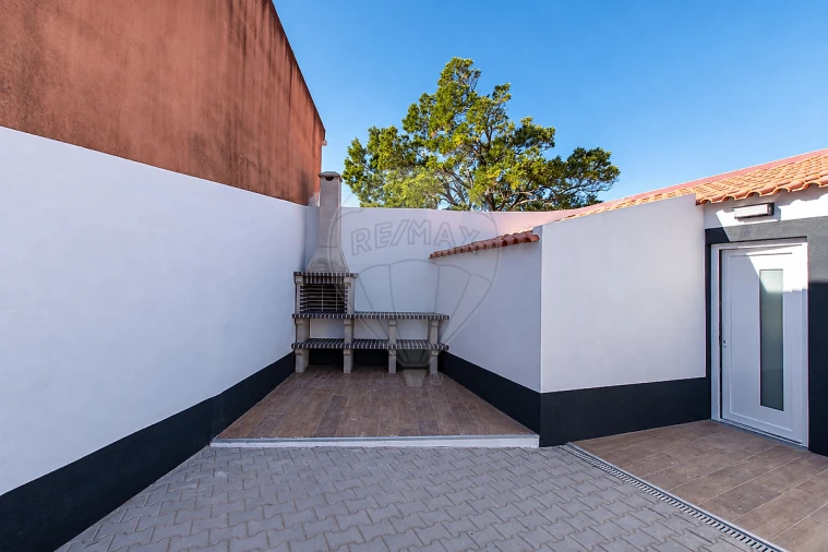 Moradia T2 para Venda em Abrigada e Cabanas de Torres Foto 3