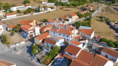 Moradia T2 para Venda em Santiago dos Velhos