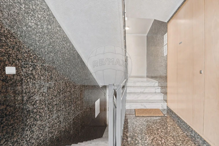 Apartamento T2 para Venda em Vialonga Foto 36